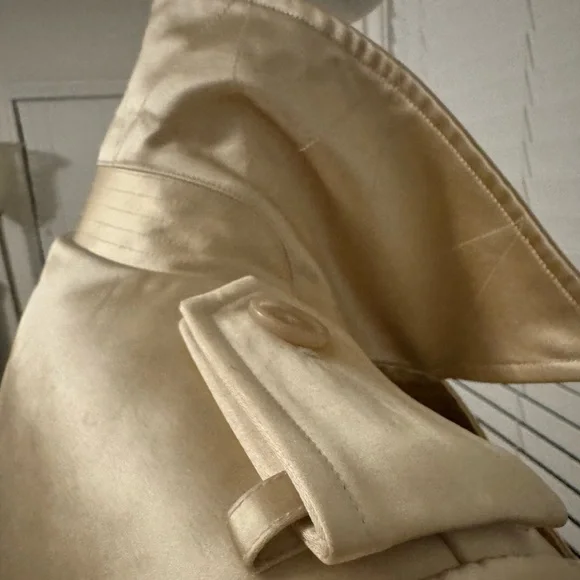 KHAITE Jaden Satin Trench Coat Size 6 NWT - Picture 9 of 11